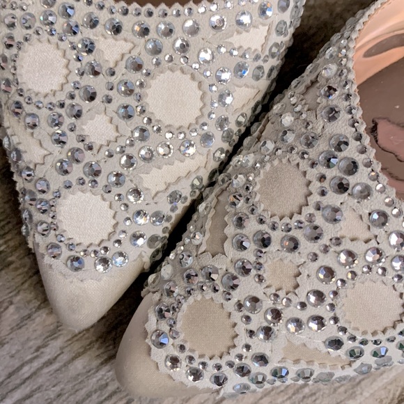 Badgley Mischka shoes. - Picture 5 of 12